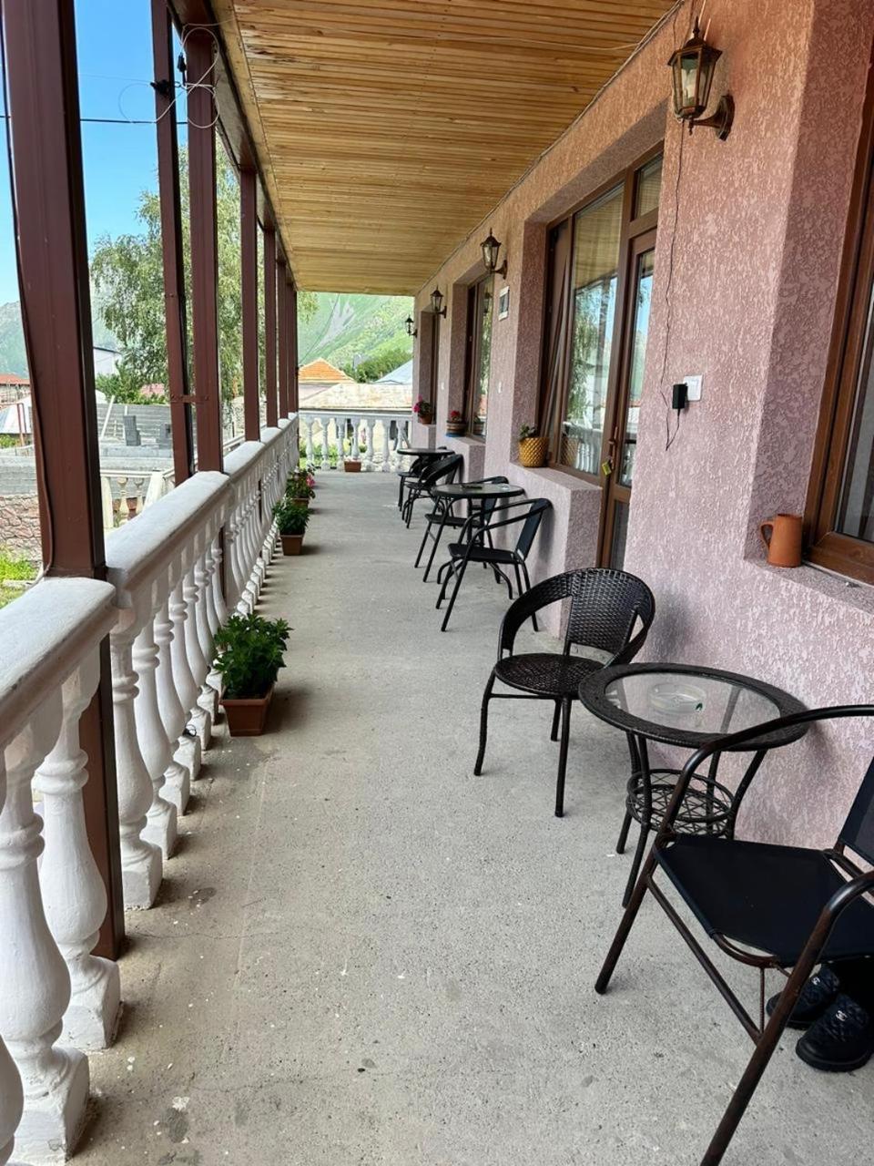 Roza Guesthouse Kazbegi Eksteriør billede