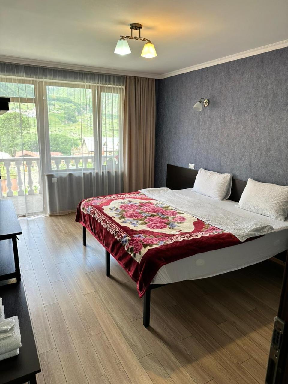 Roza Guesthouse Kazbegi Eksteriør billede